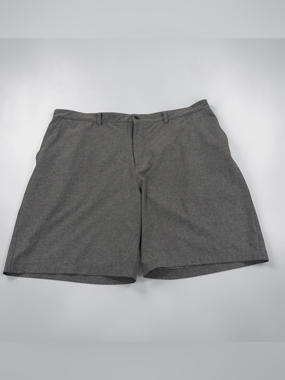 Tackle And Tides Golf Shorts Mens 42 Gray Flat Front Performance Stretch 9 In